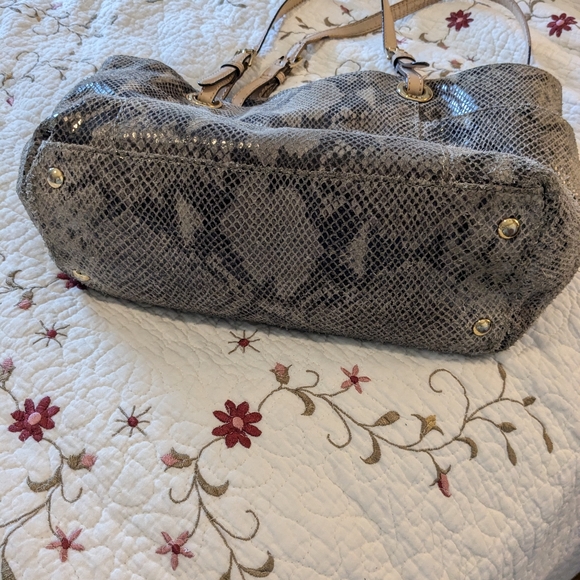 Michael kors snakeskin leather handbag - Picture 4 of 4